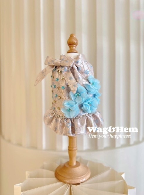 (度身訂製)「銀繡藍花」高級寵物禮服裙 |寵物婚禮|高端布料【UT系列】