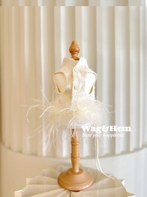 （度身訂製）「玉扣仙羽」高級寵物禮服裙 ｜寵物婚禮｜高端布料【UT系列】